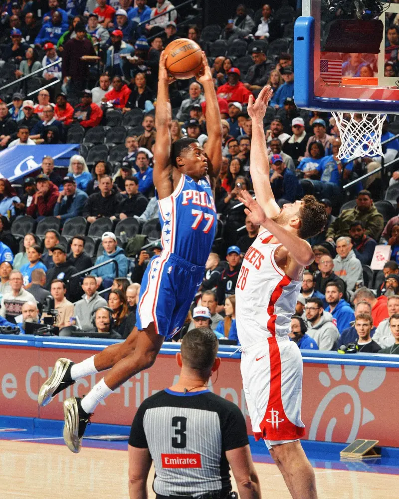 半岛体育注册网址-迎扣申京！NBA官方晒VJ-埃奇库姆扣篮照：把它裱起来吧