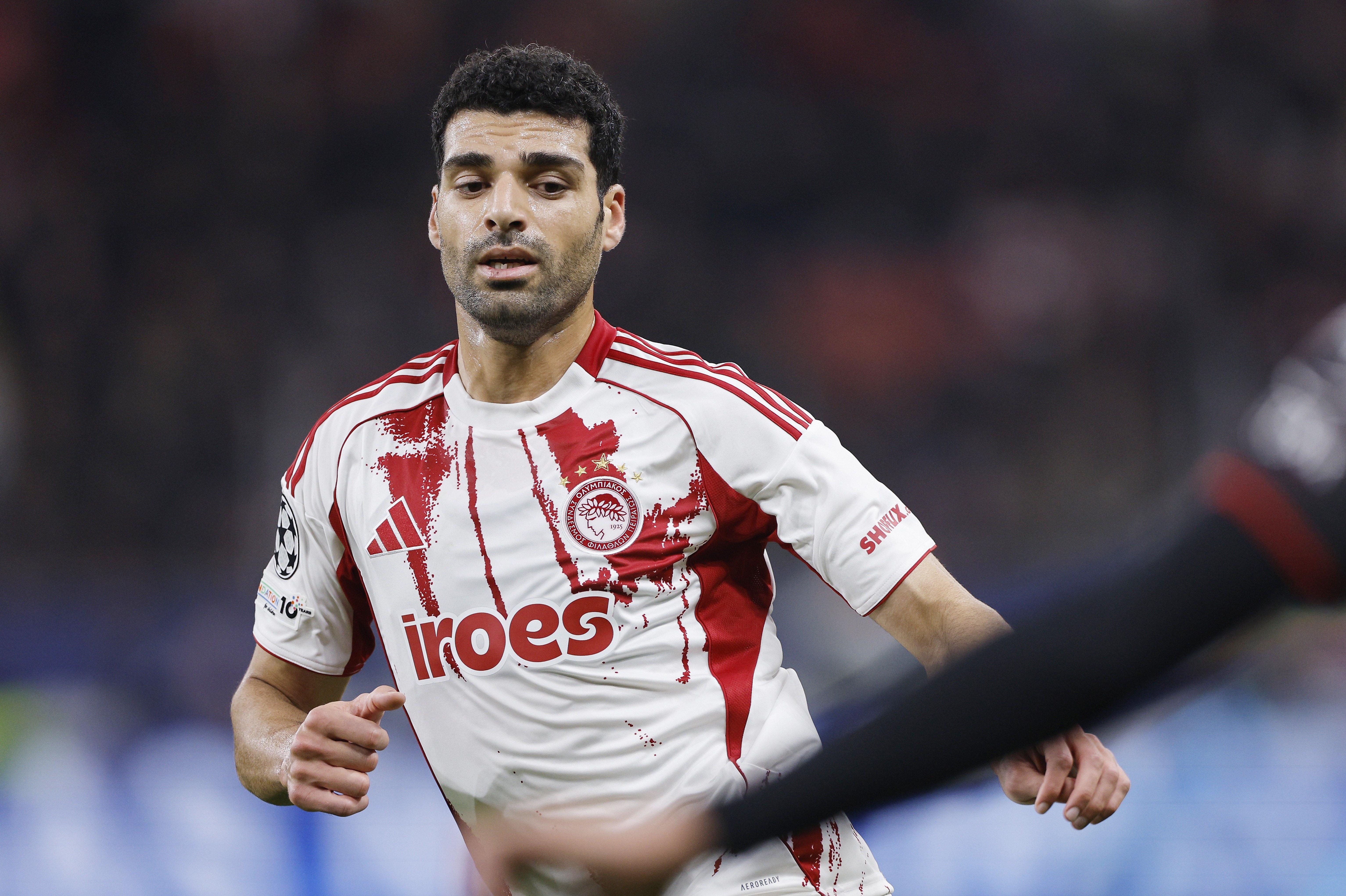 半岛体育官网-经纪人辟谣塔雷米准备退役回国：与实际不符 球员完全专注于踢球